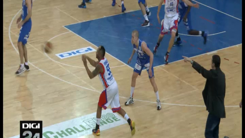 Incarcare fizica pentru play-off. Baschetbalistii oradeni s-au pregatit sub comanda lui Igor Ranisavljev Imagine