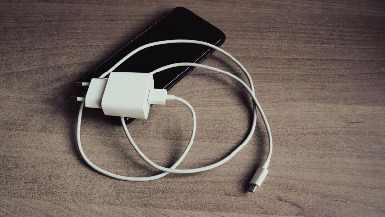 Incarcator universal in UE. USB-C va deveni portul comun pentru toate telefoanele mobile, tabletele si alte dispozitive mobile Imagine