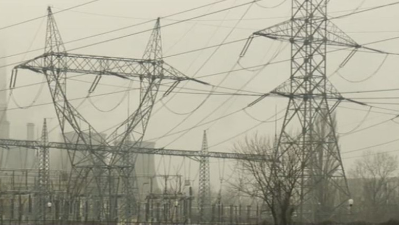 Incasari necunoscute din taxa pe stalp. Autoritatile spera la 1,5 miliarde de lei Imagine