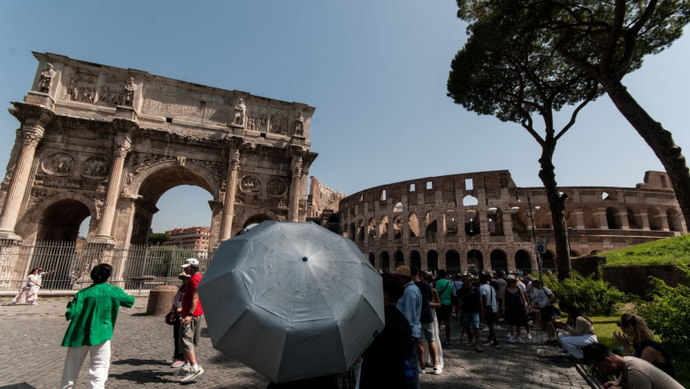 Incendii de vegetatie si pene de curent. Canicula face ravagii in Italia, unde temperaturile au ajuns si la 47 de grade Celsius Imagine