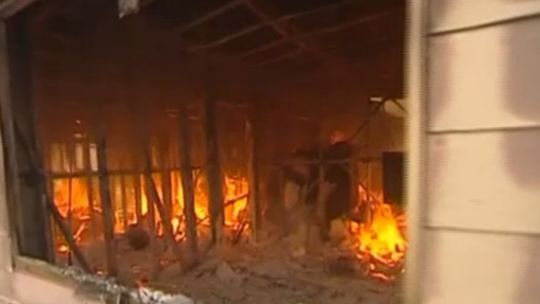 Incendii devastatoare in Australia. Un om a murit si 200 de case au fost facute scrum Imagine