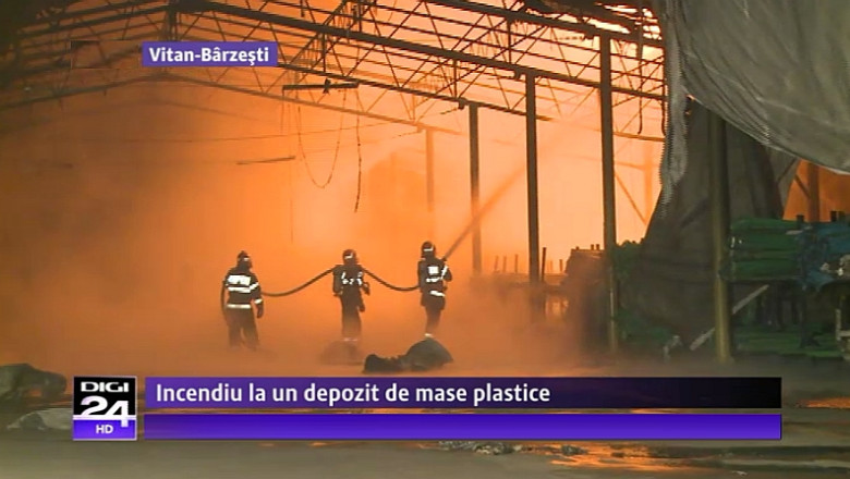 Incendiu de proportii in cartierul Vitan Barzesti din Capitala. Un depozit de mase plastice a ars pe 1500 mp Imagine