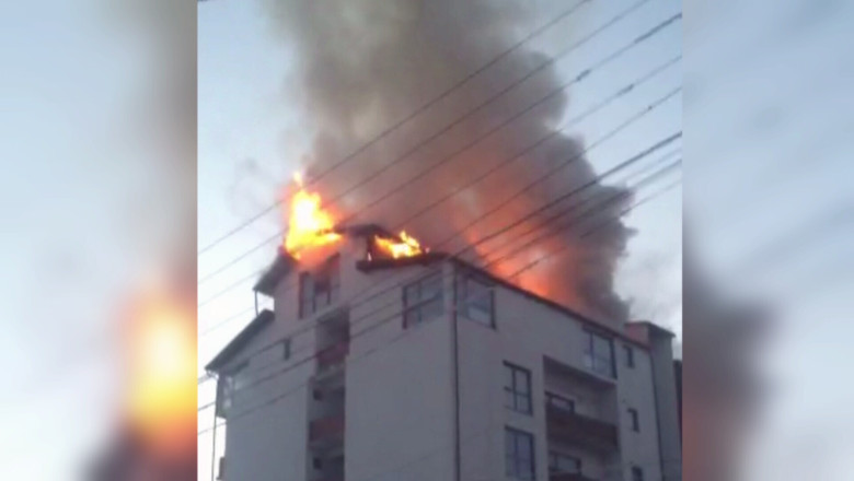 Incendiu de proportii la un bloc din Ghimbav Imagine