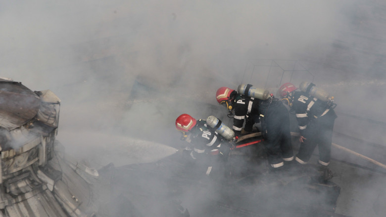 Incendiu in Bucuresti. Circulatia rutiera este intrerupta temporar pe bulevardul Lacul Tei  Imagine