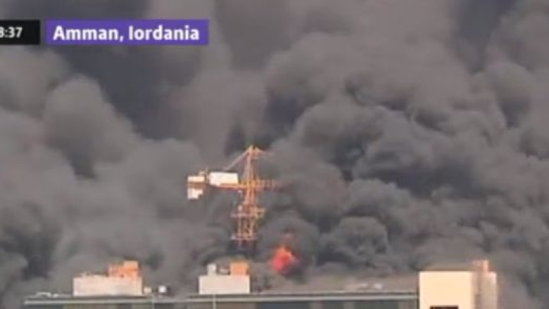 Incendiu in capitala Iordaniei. Flacarile au cuprins mai multe etaje ale unui spital aflat in constructie Imagine