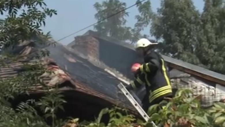 Incendiu in Capitala. O femeie si-a pierdut viata, dupa ce casa i-a fost arsa Imagine