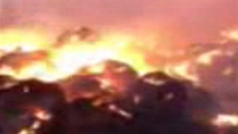 Incendiu in localitatea Ciobanu. 20.000 de baloti de paie au ars o zi intreaga Imagine