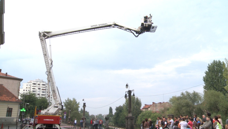 Incendiu in turnul Primariei. De ziua lor, pompierii au organizat un exercitiu in cladirea administratiei oradene Imagine