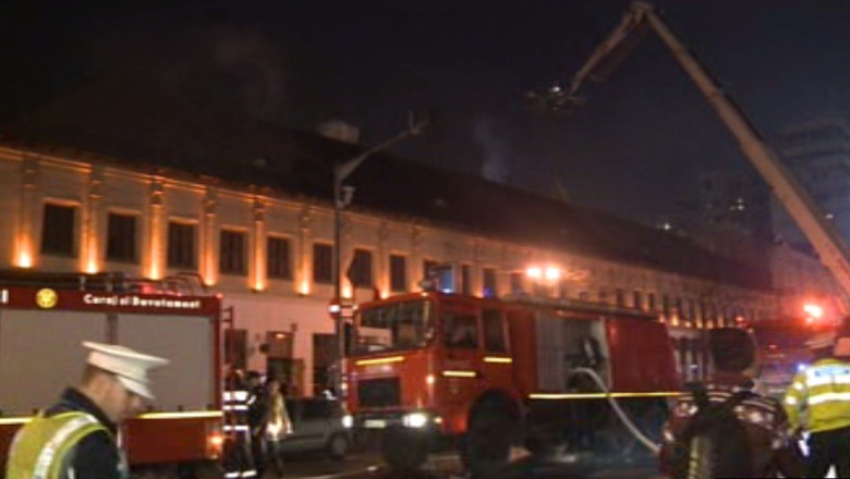 Incendiu la Hanul lui Manuc. Circulatia rutiera in zona a fost perturbata Imagine
