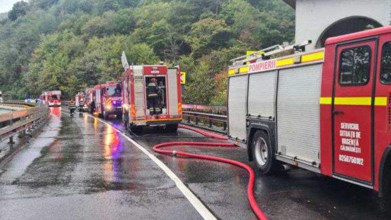 Incendiu la Manastirea Cozia Veche. Circulatia este ingreunata pe DN7 Imagine