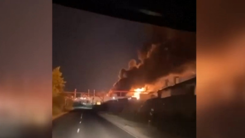Incendiu la o rafinarie de petrol din orasul rusesc Saratov, dupa un atac cu drone lansat de ucraineni. Un om a murit Imagine