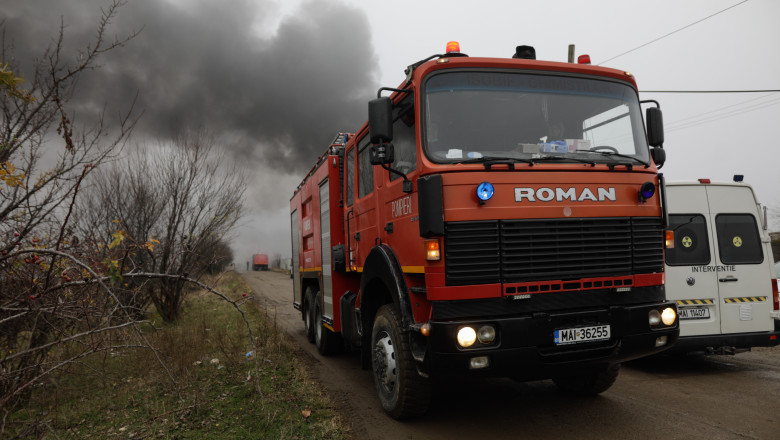 Incendiu la un garaj lipit de un liceu din Gheorgheni. Sute de elevi si de profesori au fost evacuati de urgenta Imagine