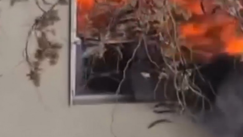 Incendiu puternic intr-un bloc din Sectorul 3 al Capitalei. Doua persoane au fost evacuate Imagine