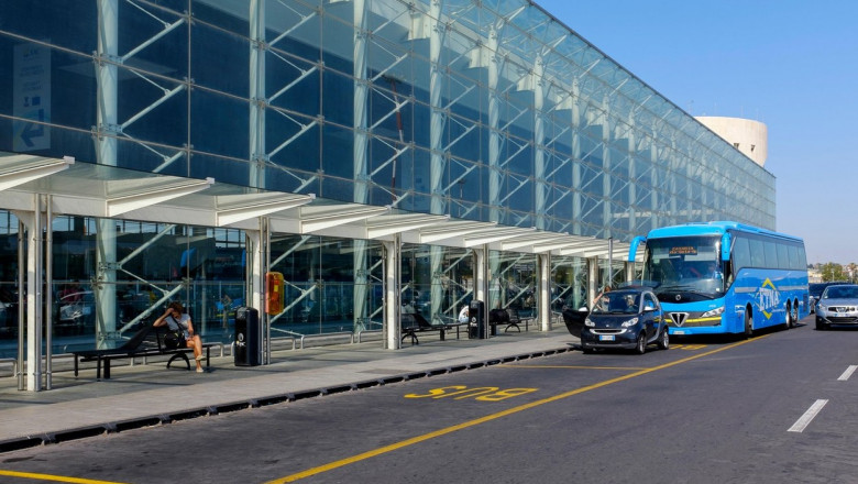 Incendiu puternic pe aeroportul din Catania. Zborurile sunt suspendate pana miercuri Imagine