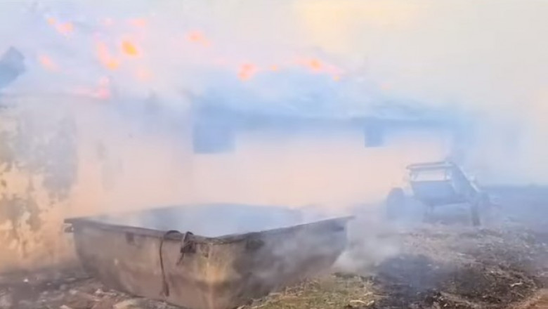 Incendiu violent in Giurgiu. O casa si un adapost de animale au fost mistuite de flacari Imagine