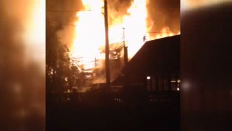 Incendiu violent in Suceava. Focul a pornit de la un cuptor de paine si s-a extins pe 1.000 de metri Imagine