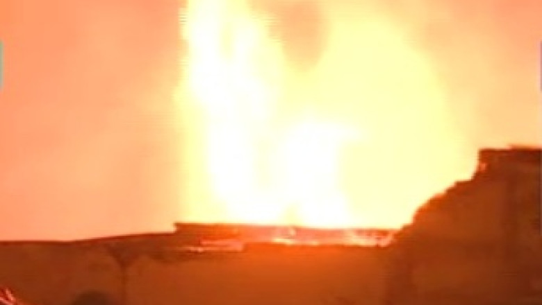 Incendiul de la fabrica de vopsele din Slatina a fost stins  Imagine