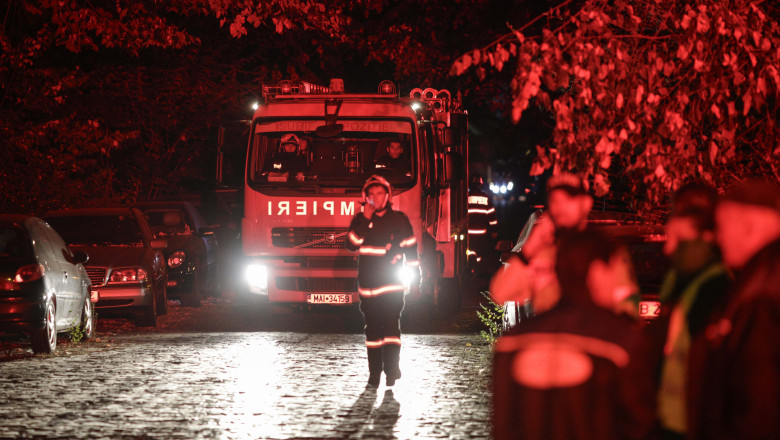 Incendiul din cladirea de langa maternitatea Giulesti a distrus probe confiscate de politisti in anchete penale Imagine