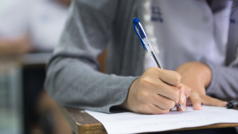 Incep probele scrise ale examenului de Bacalaureat, cu Limba si literatura romana. Elevii vor putea vedea lucrarile dupa evaluare Imagine