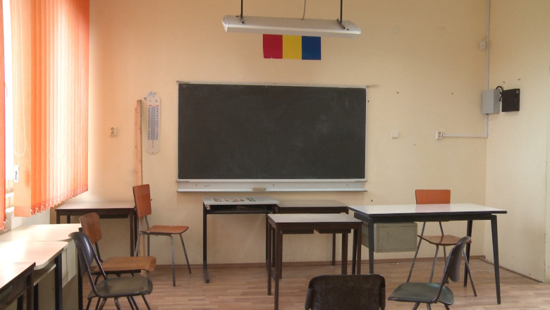 Incep simularile pentru clasele terminale. Notele nu vor fi trecute in catalog Imagine