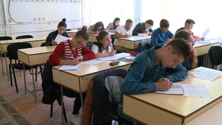 Incepand cu 16 iunie, liceenii trebuie sa probeze ca au minime cunostinte de informatica Imagine