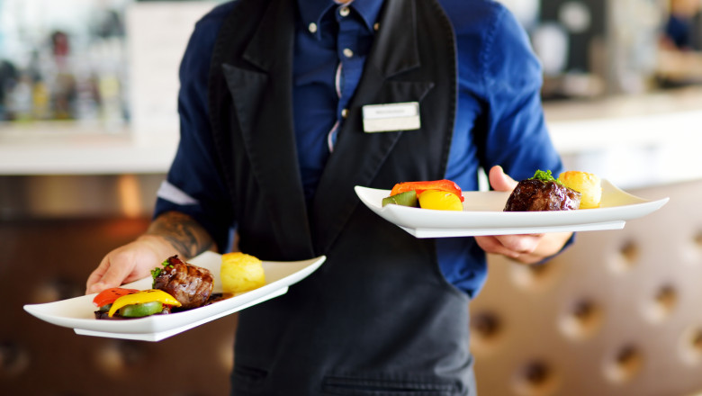 Incepand de azi, meniurile restaurantelor trebuie sa contina detalii despre ingrediente, valori nutritionale si E-uri Imagine