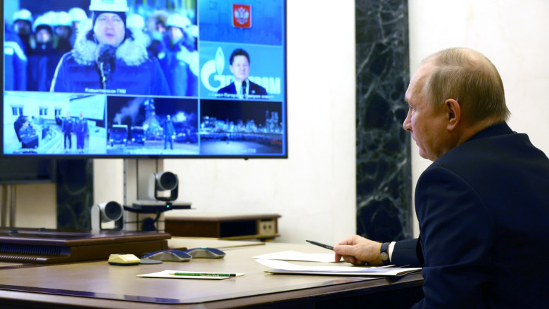 „Incepeti munca!” Putin a inaugurat cel mai mare zacamant de gaze din estul Rusiei, cu care va aproviziona China Imagine