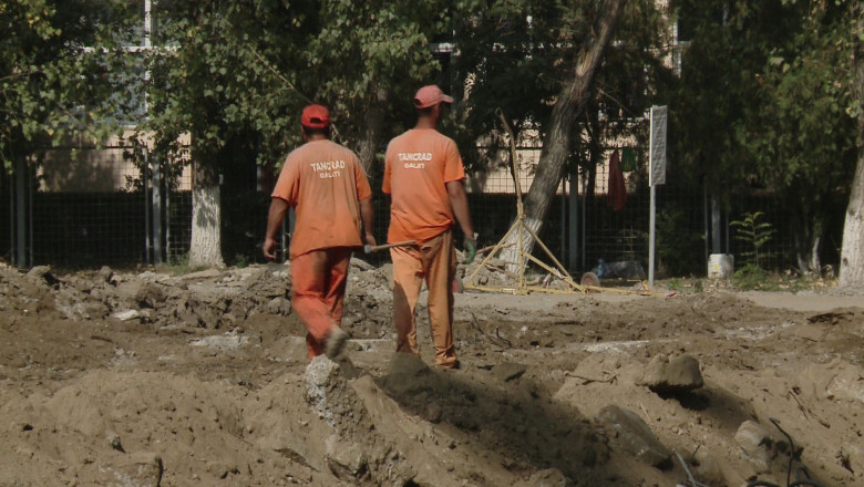 Inceput de an scolar printre santiere Imagine