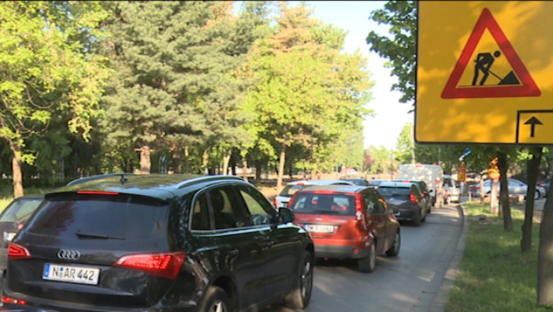 Inchis la pasaj, deschis la... aglomeratie Imagine