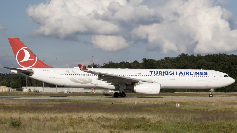 „Incident grav” pe aeroportul Otopeni luna trecuta. Un Airbus cu aproape 270 de oameni la bord a lovit zece balize la decolare (raport) Imagine