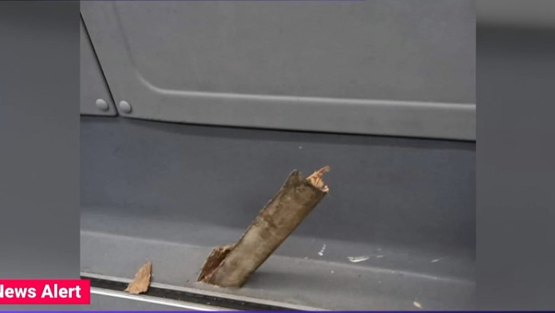 Incident socant in Bucuresti: O sina de tramvai a strapuns podeaua unui autobuz Imagine