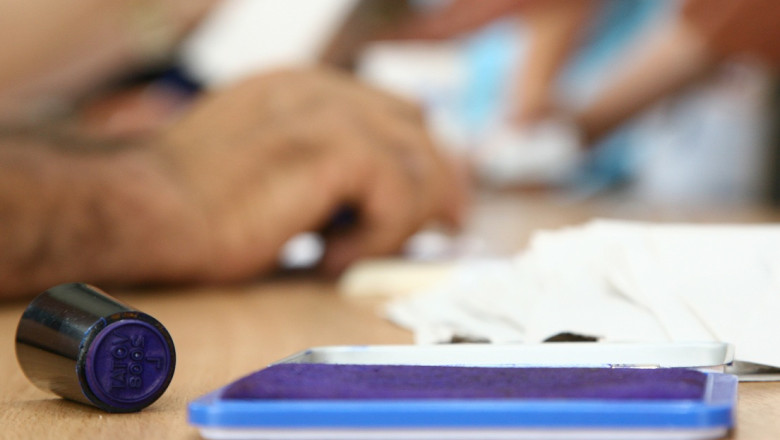 Incidente la alegeri. Un iesean a gasit o alta semnatura in dreptul numelui sau Imagine