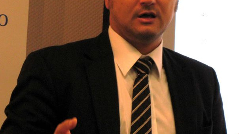 Incurcati in cuvinte. De ce au purtatorii de cuvant din Romania mandate scurte Imagine