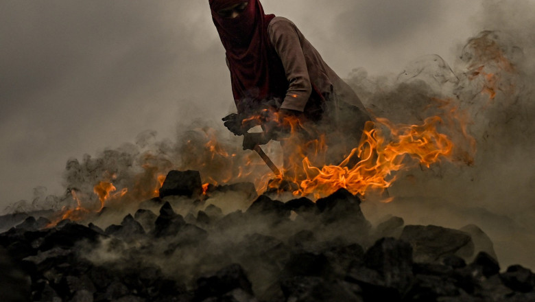 India a folosit mai mult carbune decat Europa si America de Nord la un loc in 2023, cel mai cald an din istorie Imagine
