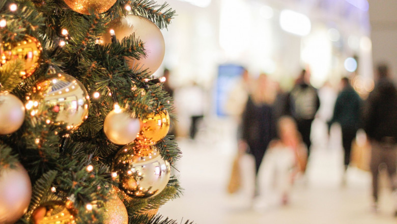 Inflatia taie din bugetul de Sarbatori. Cati bani sunt dispusi romanii sa cheltuie anul acesta pentru cadourile si masa de Craciun Imagine