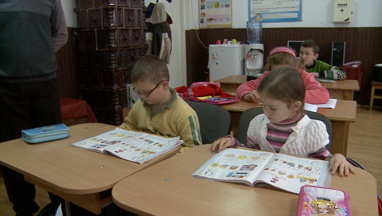 Informati despre clasa pregatitoare. Parintii se intereseaza despre scolile unde isi vor inscrie copiii Imagine