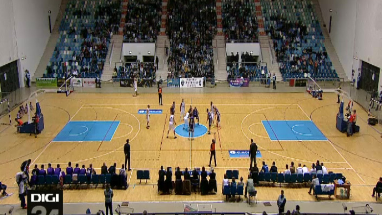 Infrangere categorica pentru baschetbalistii din Banie Imagine