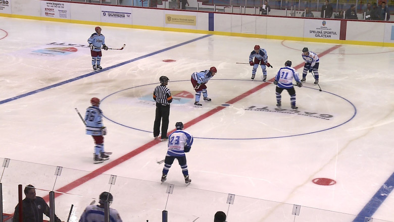 Infrangere pe teren propriu la hochei Imagine