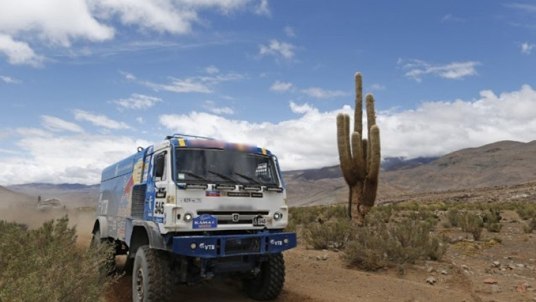 Ingeniozitate de traficant: 1,4 tone de cocaina, transportate cu un camion participant la Raliul Dakar 2014 Imagine