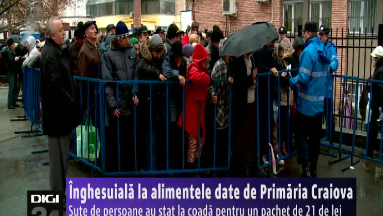 Inghesuiala la alimentele date de Primaria Craiova Imagine
