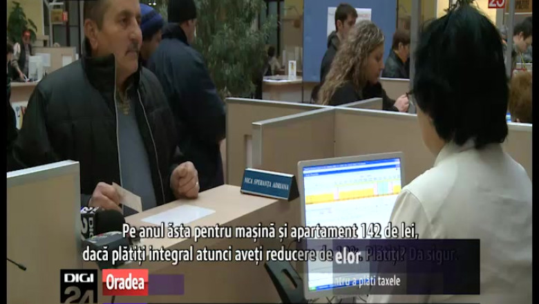 Inghesuiala la plata impozitelor. Sute de oradeni au venit la ghisee in prima zi pentru a plati taxele Imagine