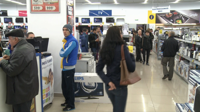 Inghesuiala la promotii, in Craiova Imagine