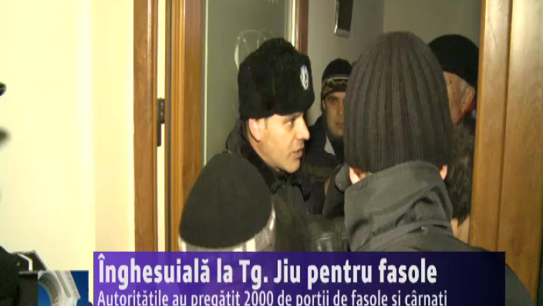 Inghesuiala la Tg. Jiu pentru fasole. Autoritatile au pregatit 2.000 de portii de fasole si carnati   Imagine