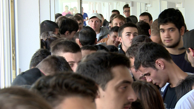 Inghesuiala pentru cazare, in caminele Universitatii Maritime din Constanta Imagine