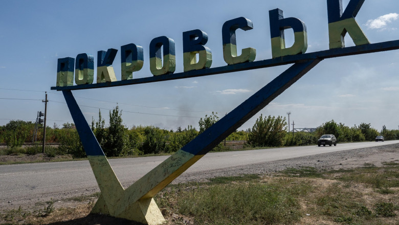 „Inima mi se opreste cand aud o bubuitura”. Viata in Pokrovsk, orasul ucrainean vital intrat in vizorul rusilor | Reportaj BBC Imagine