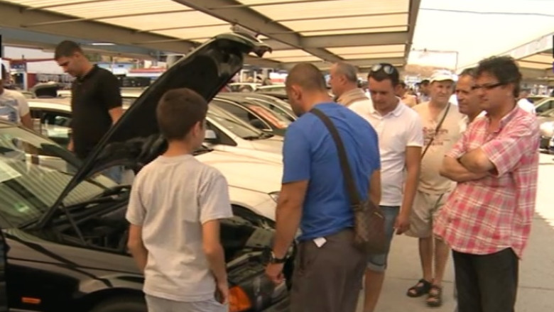 Inmatricularile de masini noi in Romania au scazut vertiginos Imagine