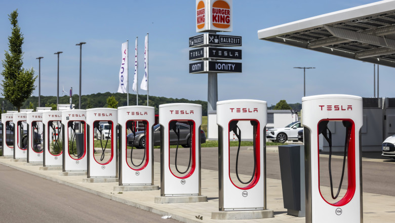 Inmatricularile de Tesla au scazut pentru a sasea luna consecutiv in doua tari nordice Imagine