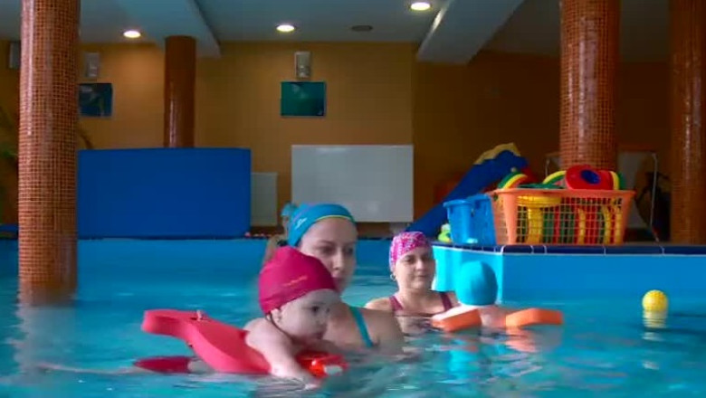 Inotul, sportul ideal pentru bebelusi Imagine