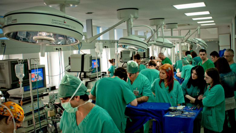 Inscrieri online la medicina. Candidatii UMF Timisoara pot completa pe fisa pe internet  Imagine