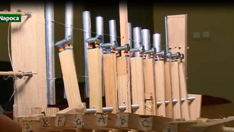 Instrument muzical din materiale reciclate Imagine